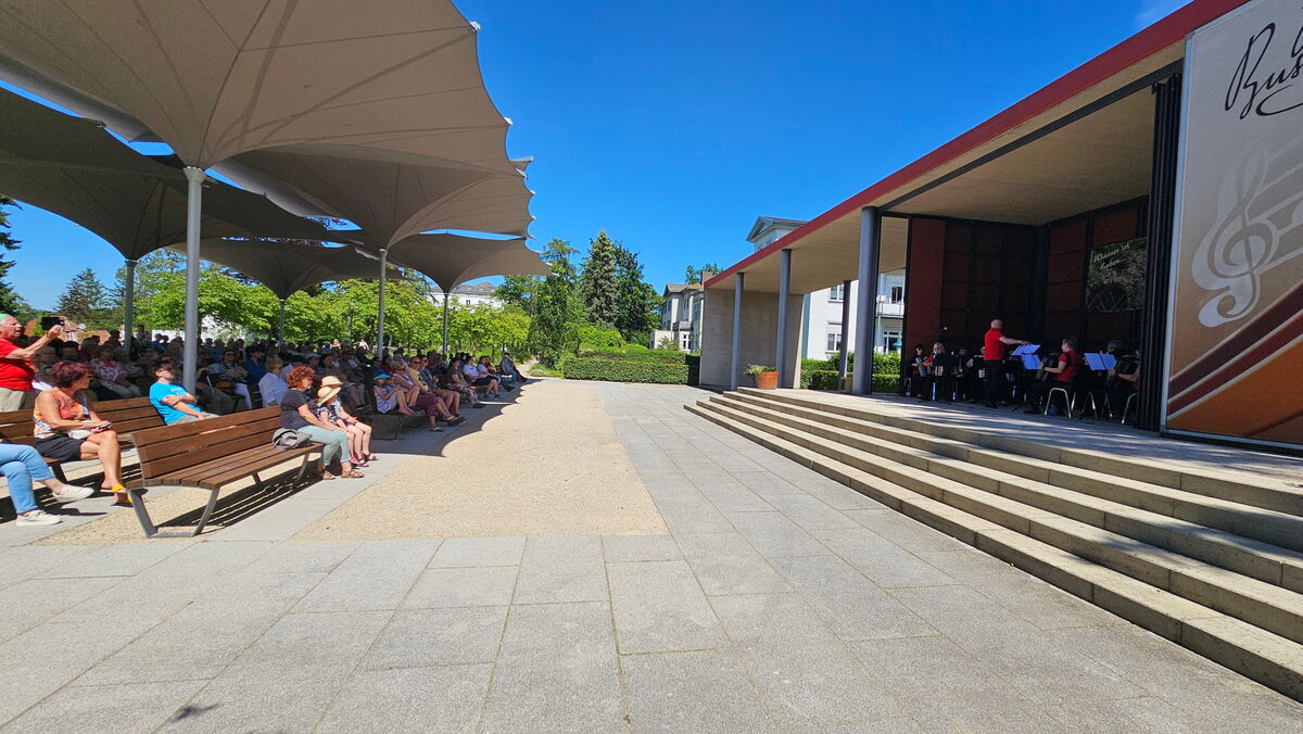 Kurkonzert mit dem Akkordeonorchester Robert Flache