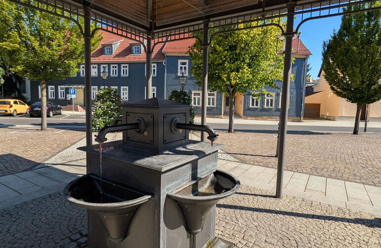 Heilwasser-Trinkpavillon am Kirchplatz in Friedrichroda