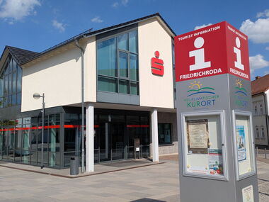 Touristinformation Friedrichroda von außen